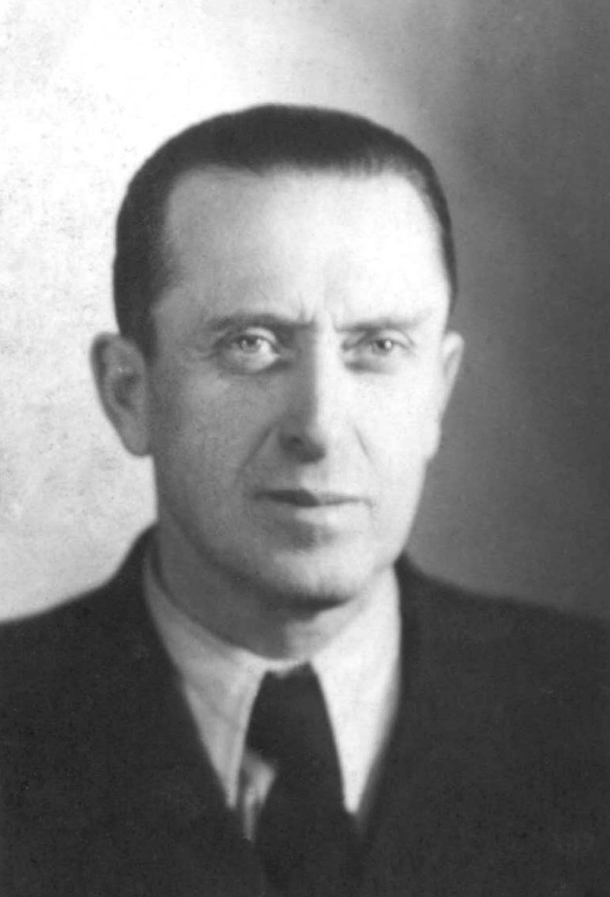 1943 